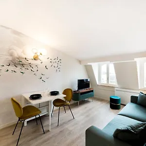 Nid Douillet Avec Vue Lyon
